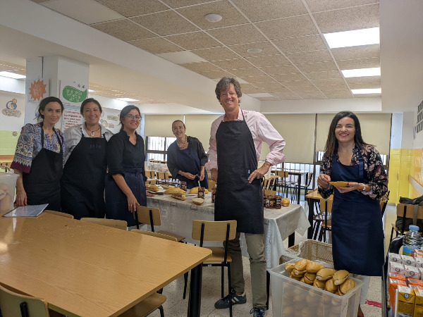 SEGUIMOS CON NUESTRO BOCADILLO SOLIDARIO.