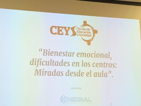 MESA REDONDA DE NUESTRO DIRECTOR CON EL FILÓSOFO-PEDAGOGO GREGORIO LURI.