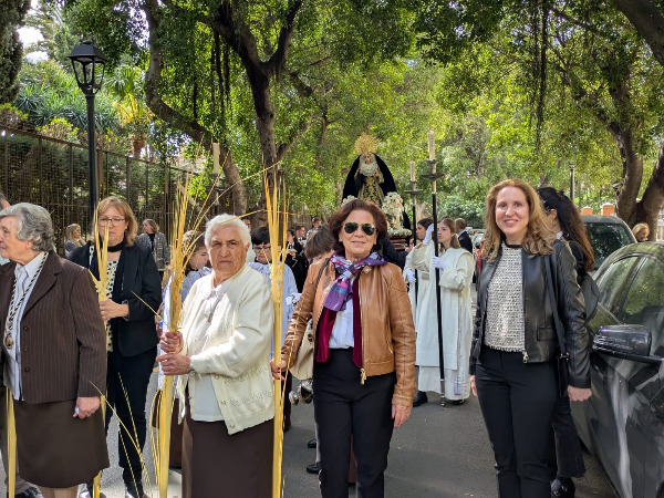 PROCESIÓN DEL COLEGIO.