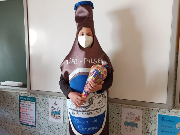 GANADORES DEL CONCURSO DE DISFRACES DE LA SEMANA ANDALUZA