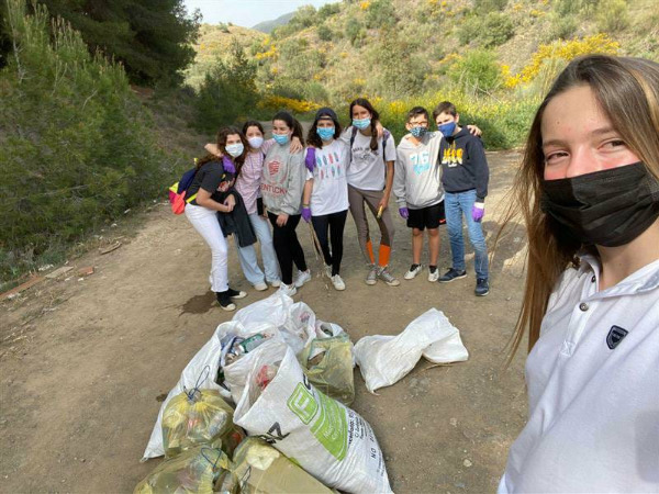 ALUMNOS DE 1º DE ESO SOLIDARIOS CON EL RECICLADO Y CON EL MEDIO AMBIENTE.
