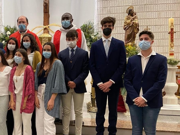 NUESTROS ALUMNOS YA HAN RECIBIDO EL SACRAMENTO DE LA CONFIRMACIÓN.