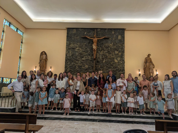 PRESENTACIÓN DE ALUMNOS A LA VIRGEN DEL CARMEN.