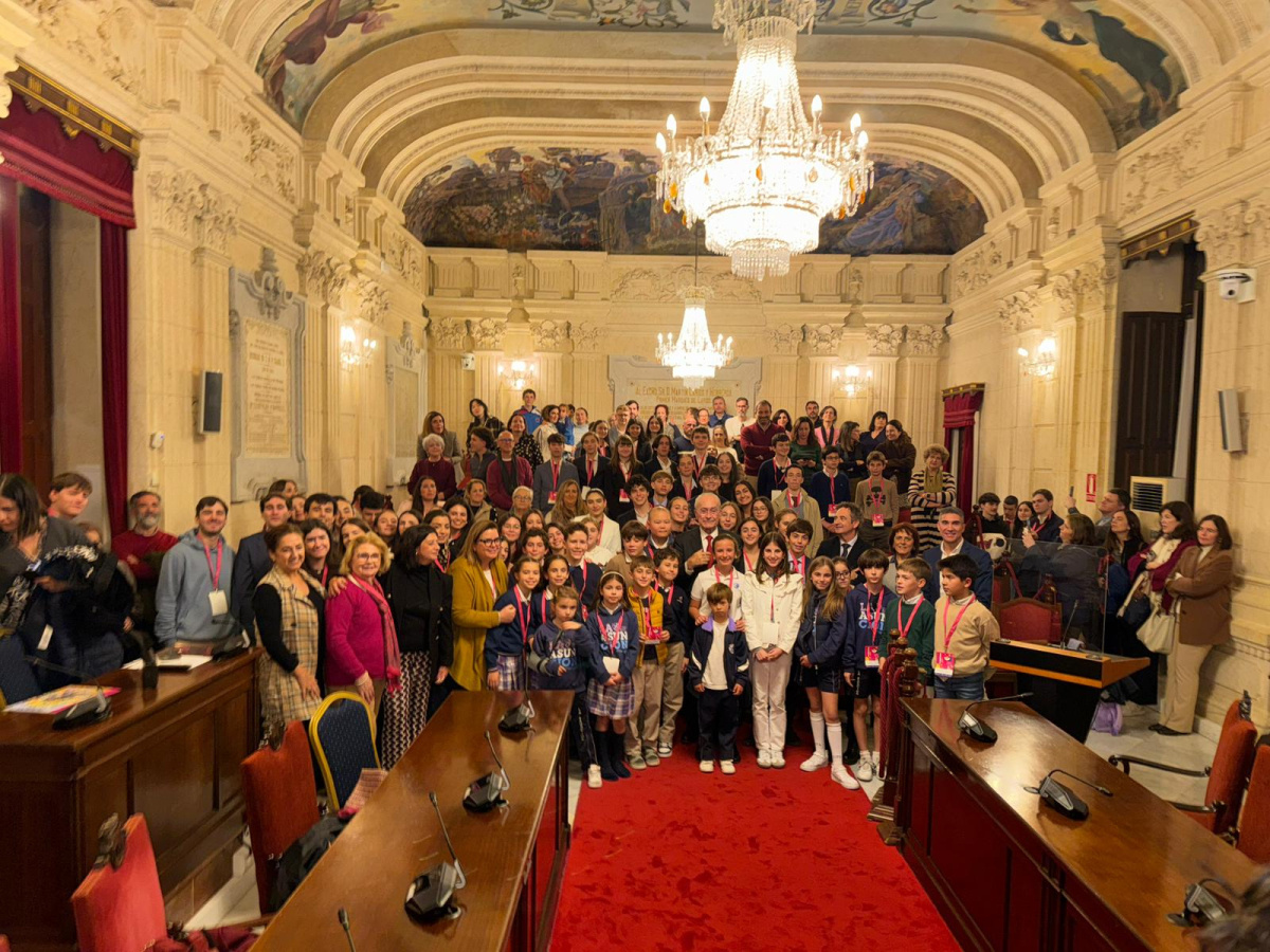 CAMPEONES DE DEBATE.